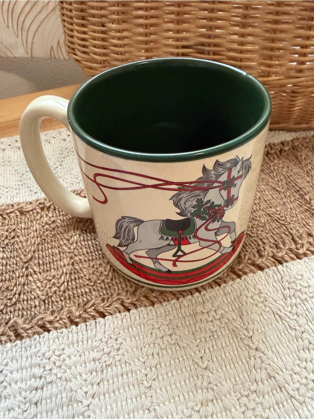 Potpourri press Carousel Horse Holiday Mug with Green Interior